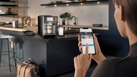 Siemens Ekspres ciśnieniowy Siemens TP715R07 EQ700 (czarny; 19 barów)