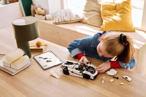 Lego LEGO 42184 Technic - Biały hipersamochód Koenigsegg Jesko Absolut Lego LEGO 42184 Technic - Biały hipersamochód Koenigsegg Jesko Absolut