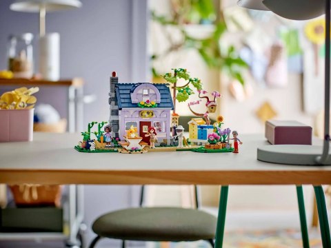 Lego LEGO FRIENDS 42669 Dom pszczelarzy i kwiatowy ogród