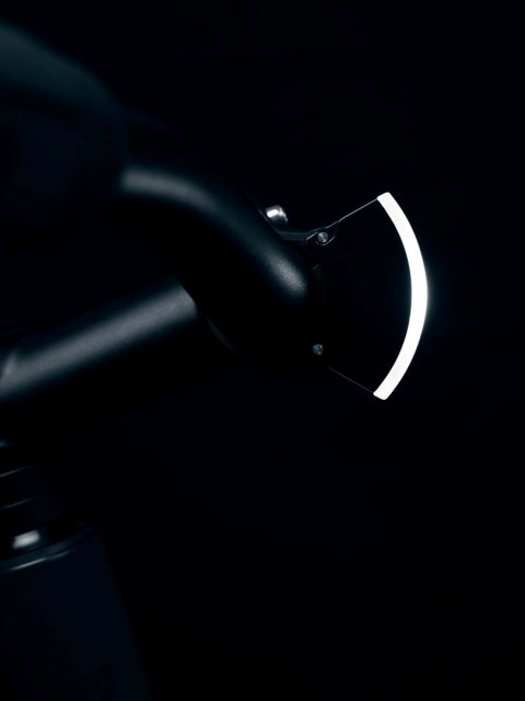 BOOKMAN Lampka rowerowa Curve Front Light 220lm BOOKMAN Lampka rowerowa Curve Front Light 220lm