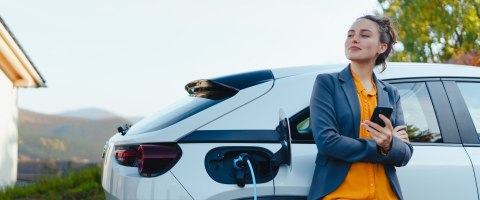 Qoltec Qoltec Mobilna ładowarka do samochodu elektrycznego EV z regulacją 2w1 Typ2 3.5kW 230V LCD SCHUKO Przenośna Wallbox 5m