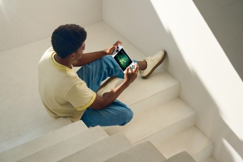 ASUS ASUS ROG Ally RC73YA-NH002W Ryzen Z2 A 7.0"FHD Touch 120Hz IPS-level 500nits Glossy 16GB LPDDR5X SSD512 Radeon Graphics 60WHrs W