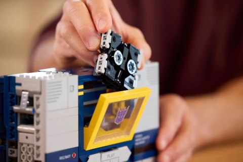 Lego LEGO 10358 ICONS - Transformers: Soundwave