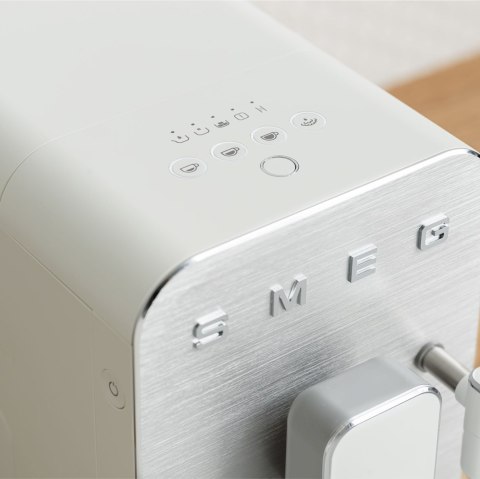 SMEG Ekspres ciśnieniowy SMEG BCC12WHMEU