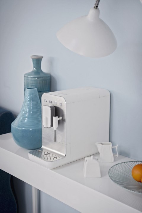 SMEG Ekspres ciśnieniowy SMEG BCC12WHMEU