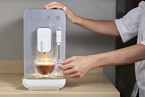 SMEG Ekspres ciśnieniowy SMEG BCC12WHMEU
