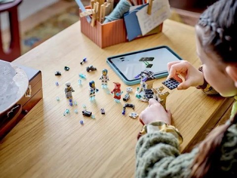 Lego LEGO Super Heroes 76288 Iron Man i Iron Legion kontra żołnierz Hydry