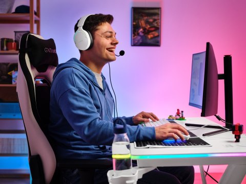 Trust Biurko gamingowe TRUST GXT 709W LUMINUS RGB WHITE