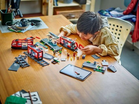 Lego LEGO City 60423 Tramwaj miejski ze stacją