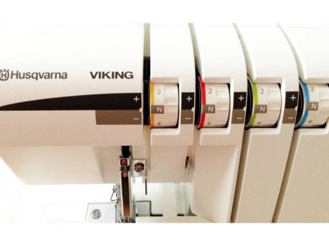 HUSQVARNA Maszyna do szycia Overlock Husqvarna Huskylock S15 (WYPRZEDAŻ)