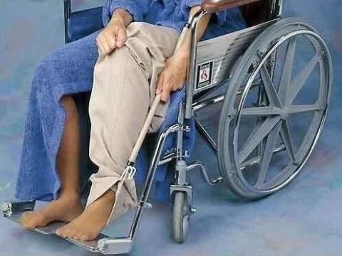 SUNDO Przyrząd do zakładania ubrań 69cm