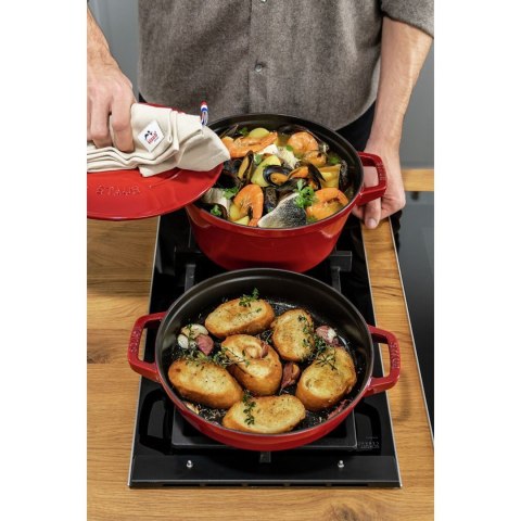 ZWILLING Zestaw 2 naczyń żeliwnych z pokrywką STAUB 40508-384-0 - czerwony 24 cm