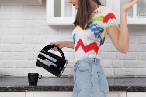 IDEAL IDEAL CZAJNIK 1,8 L,MOC 1500 W,CZARNY POŁYSK IK112