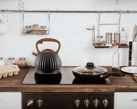 PROMIS PROMIS CZAJNIK 3,0 L, FABIO,CZARNY, DREWNIANA RĄCZ