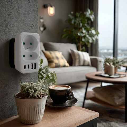 Maclean MACLEAN GNIAZDKO PRĄDOWE X2 + 4XUSB MCE249 F/W