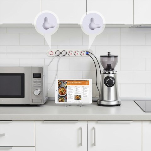 Maclean MACLEAN LISTWA ZASILAJĄCA PRZEDŁUŻACZ5 GNIAZD + 3XUSB, 110-240V AC 50/60HZ, 2.1A MAX 2500W, 1,5M, BIAŁA MCE395 W