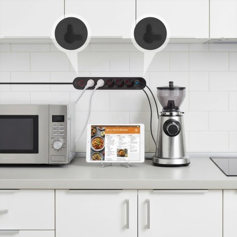 Maclean MACLEAN LISTWA ZASILAJĄCA, PRZEDŁUŻACZ5 GNIAZD + 3XUSB, 110-240V AC 50/60HZ, 2.1A MAX 2500W, 1,5M, CZARNA MCE395 B