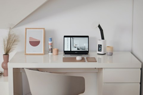 Activejet Nowoczesna lampka na biurko LED Activejet TECHNIC biała z wyświetlaczem LED (data, godzina, budzik) składana