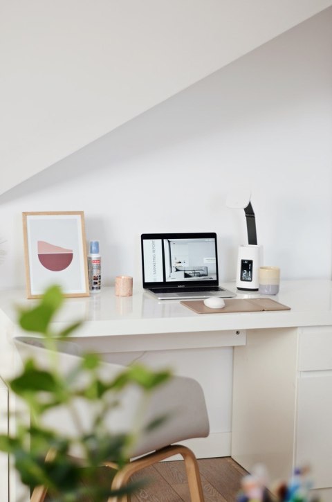 Activejet Nowoczesna lampka na biurko LED Activejet TECHNIC biała z wyświetlaczem LED (data, godzina, budzik) składana