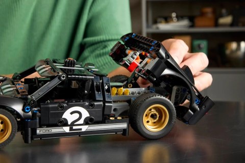 Lego LEGO Technic 42223 1966 Ford GT40 MKII Race Car