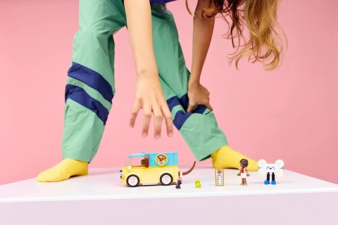 Lego LEGO Friends 42678 Furgonetka z akcesoriami dla zwierząt