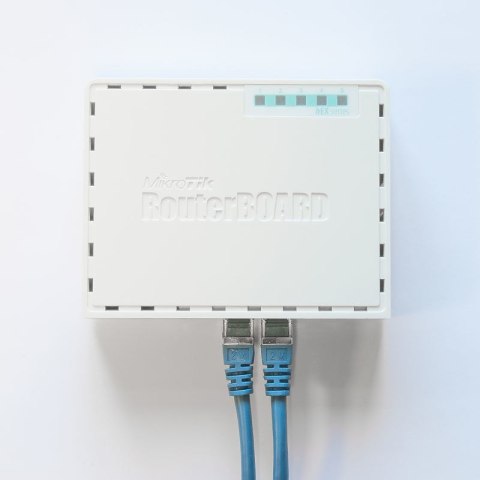 MikroTik Router Mikrotik hEX (RB750Gr3) Total Ethernet  Ports:5; Architecture:MMIPS; CPU core:2 (WYPRZEDAŻ)