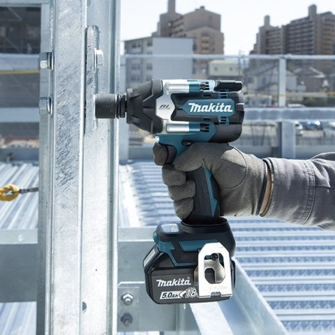 MAKITA Klucz udarowy akumulatorowy MAKITA DTW700RTJ wkrętak 1/2" 2x LXT 18V 5,0Ah Czarny, Niebieski