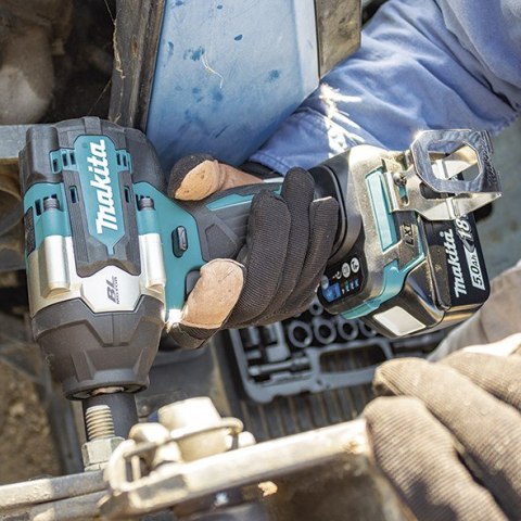 MAKITA Klucz udarowy akumulatorowy MAKITA DTW700RTJ wkrętak 1/2" 2x LXT 18V 5,0Ah Czarny, Niebieski