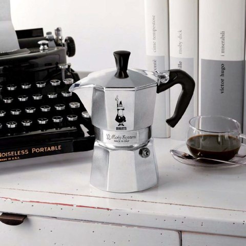 Zaparzacz BIALETTI Moka Express (kolor srebrny) Zaparzacz BIALETTI Moka Express (kolor srebrny)