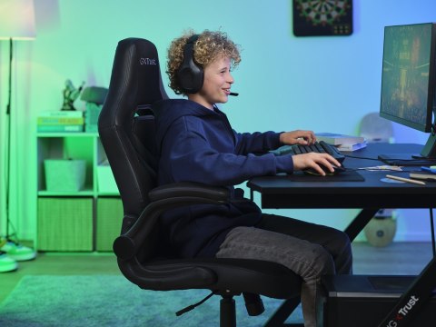 Fotel gamingowy TRUST GXT703 RIYE GAMING CHAIR BLACK (25128) Fotel gamingowy TRUST GXT703 RIYE GAMING CHAIR BLACK (25128)
