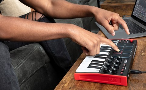 AKAI MPK MINI 3 - Mini klawiatura sterująca AKAI MPK MINI 3 - Mini klawiatura sterująca