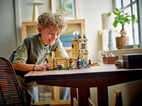 LEGO Harry Potter 76447 Zamek Hogwart lekcja latania na miotle LEGO Harry Potter 76447 Zamek Hogwart lekcja latania na miotle